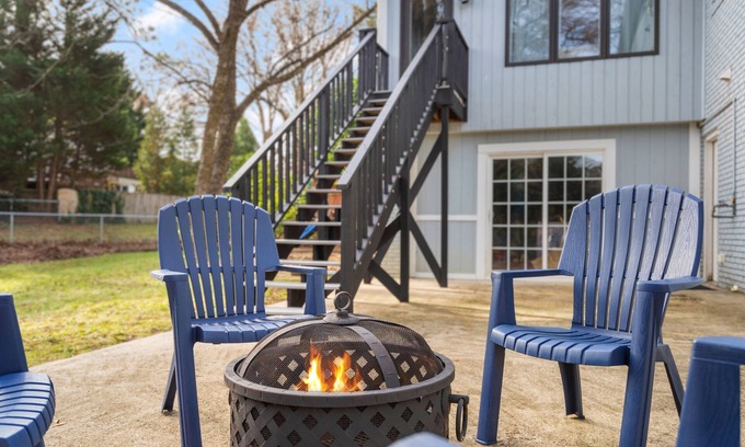 Raleigh House | Most Sought-After Area! 4-BR w/Gym & Fire Pit!