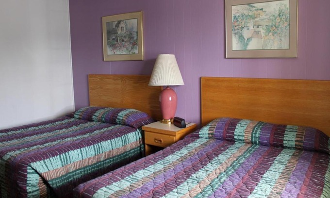 Gold Beach Hotel | Motel 101