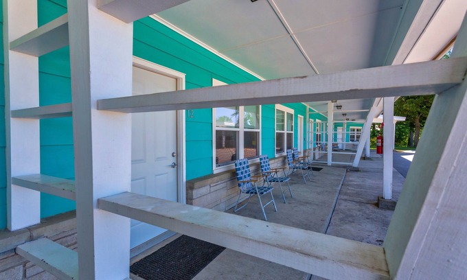 Sturgeon Bay Hotel | Motel 57