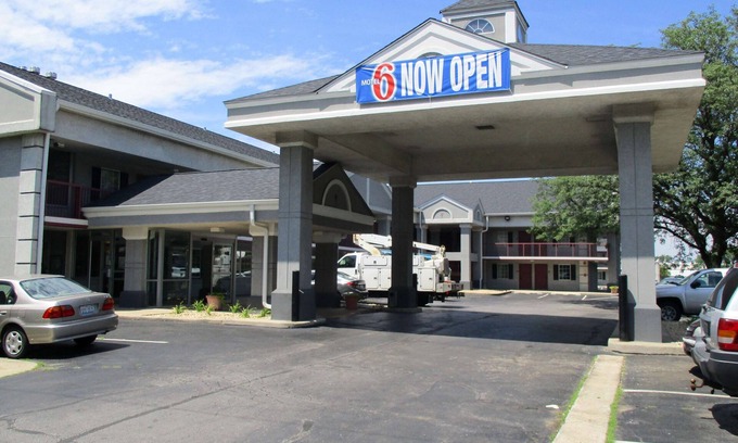 Alsip Hotel | Motel 6 Alsip, IL
