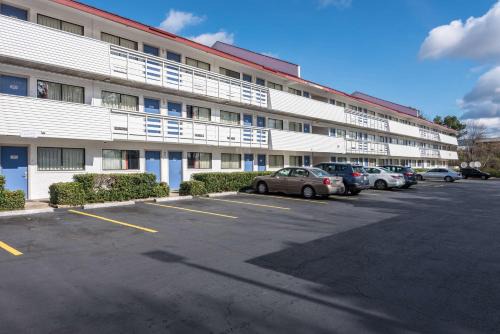 Homewood Hotel | Motel 6-Birmingham, AL