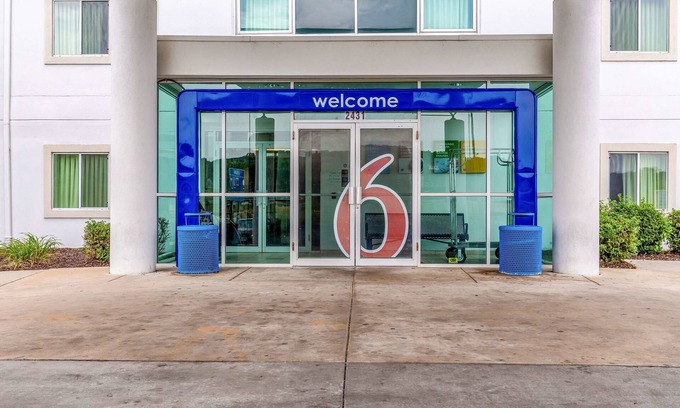 Caseyville Hotel | Motel 6 Caseyville, IL - Caseyville Il