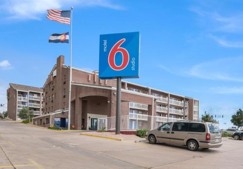 Briargate Hotel | Motel 6-Colorado Springs, CO - Air Force Academy