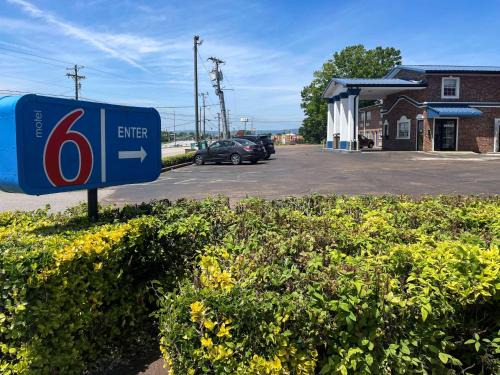 East Ridge Hotel | Motel 6-East Ridge, TN