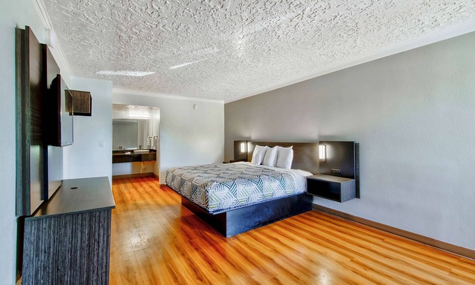 Fort Worth Hotel | Motel 6 Fort Worth, TX - White Settlement