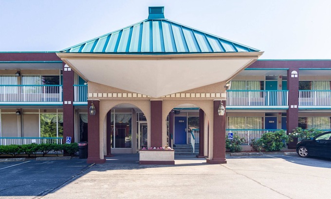 Groton Hotel | Motel 6 Groton, CT—Casinos Nearby