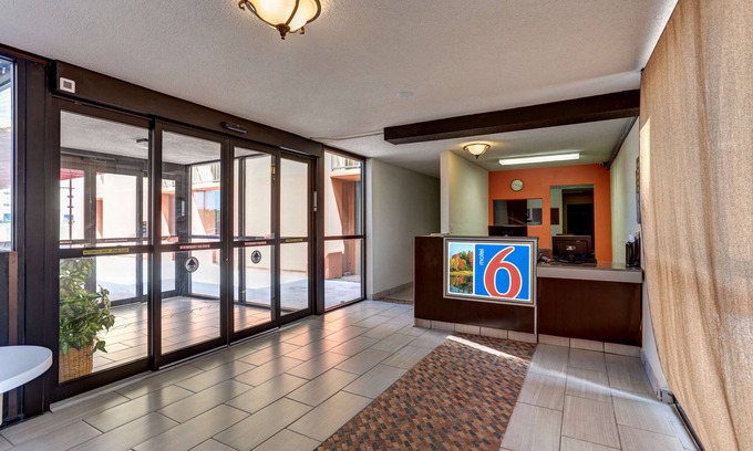 Jackson Hotel | Motel 6 Jackson, TN