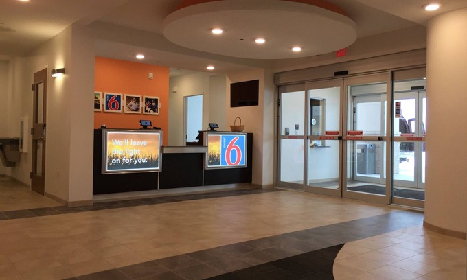 Mankato Hotel | Motel 6 Mankato, MN