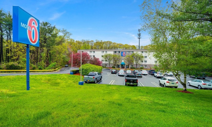 Milford Hotel | Motel 6 Milford, CT