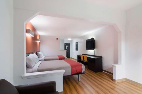 Kreole Hotel | Motel 6 Moss Point, MS