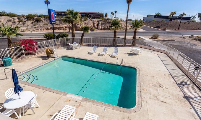 Needles Hotel | Motel 6 Needles, CA