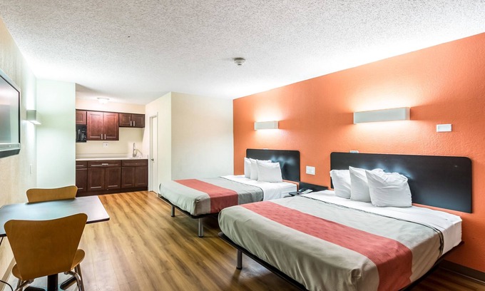 New Brunswick Hotel | Motel 6 New Brunswick