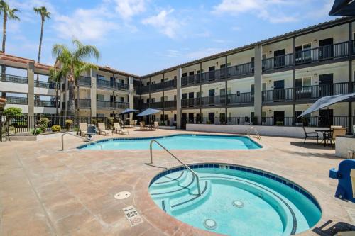 Ontario Hotel | Motel 6 Ontario CA Convention Center Airport