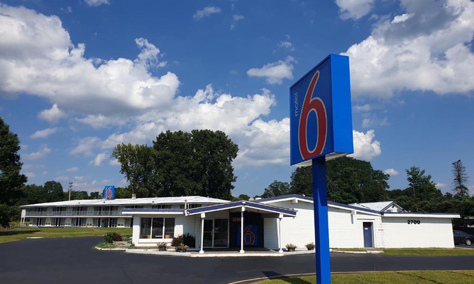Schenectady Hotel | Motel 6-Schenectady, NY