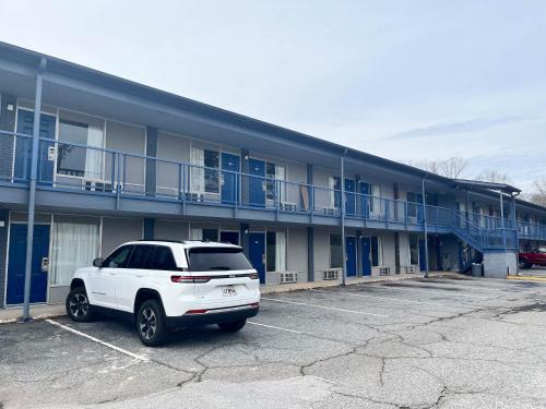 Valley Falls Hotel | Motel 6 Spartanburg, SC Northwest Business 85
