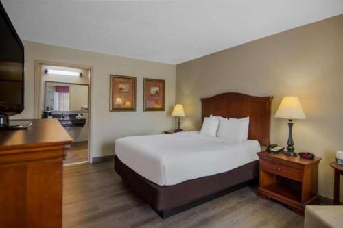 Aquia Harbour Hotel | Motel 6 Stafford, VA Quantico