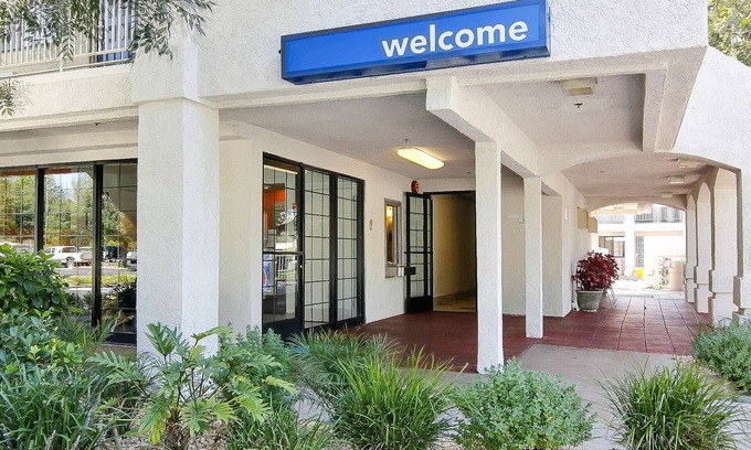 Thousand Oaks Hotel | Motel 6 Thousand Oaks, CA