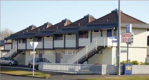 Hamilton North Hotel | Motel Six