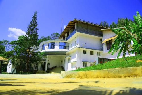 Stuart Hill House | Mothers Bounty by Lazo , Coorg
