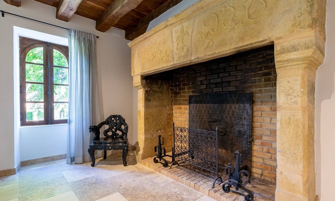 Fleurac House | Moulin du Peuch - Sleeps 8, with large gardens and tennis courts