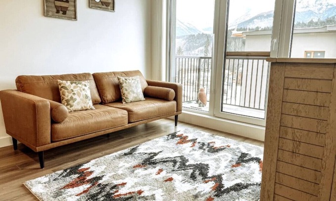 Golden Condo | Mount 7 View - Downtown Condo