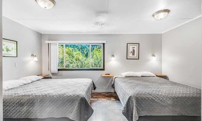 Quilcene Hotel | Mount Constance, Room 10 at Mount Walker Inn