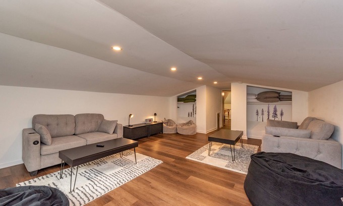 Swanton House | Mountain Air, Hot Tub & Game Room Bliss