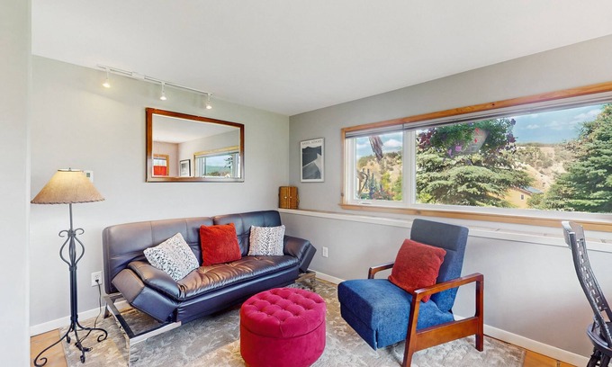 Eagle Apartment | Mountain apartment close to adventure, with shared fire pit, gym, and BBQ