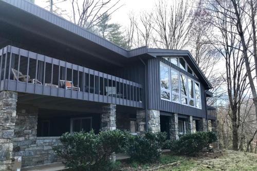 Waynesville House | Mountain Breezes