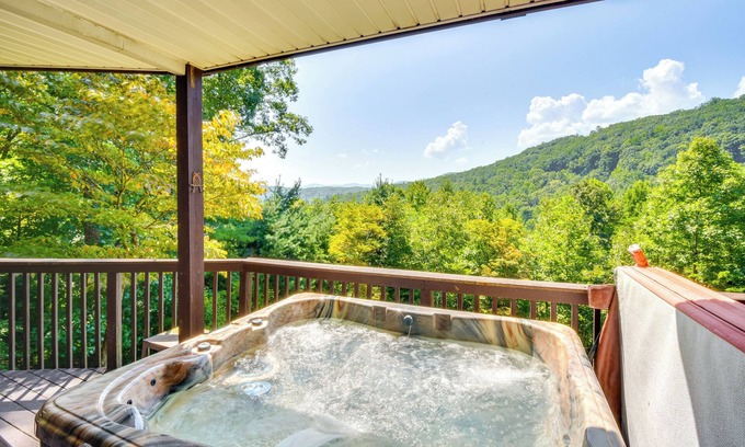 Blairsville Cabin | Mountain Cabin w/Covered Decks & Fire Pit!