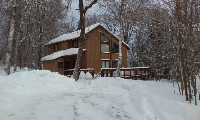 Wilmington House | Mountain Chalet- Chimney Hill resort w/pools,hiking trails,lake/recreation areas