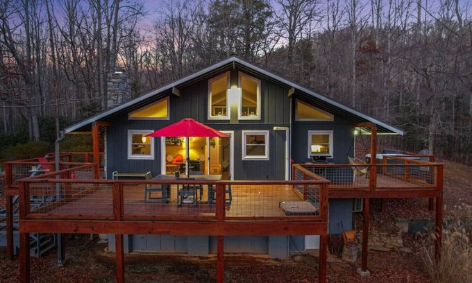 Gerton Ski Chalet | Mountain Chalet, Hot Tub, Grill, and Trails!