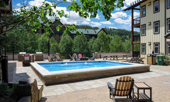 Winter Park Cabin | Mountain condo w/balcony steps to gondola & spa