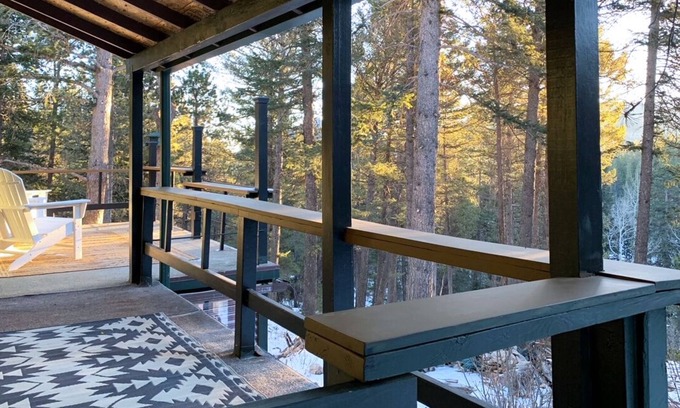Black Hawk House | Mountain Cottage Retreat