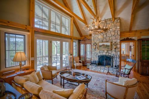 Mill Spring House | Mountain Dream 3 Bed, Sauna, & Stunning Views