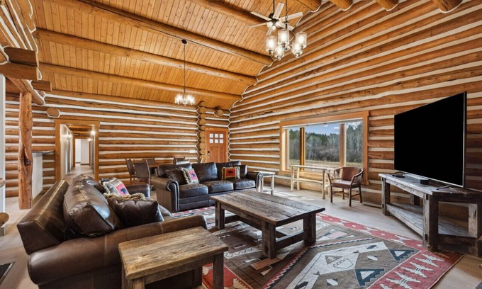Victor House | Mountain Escape Lodge
