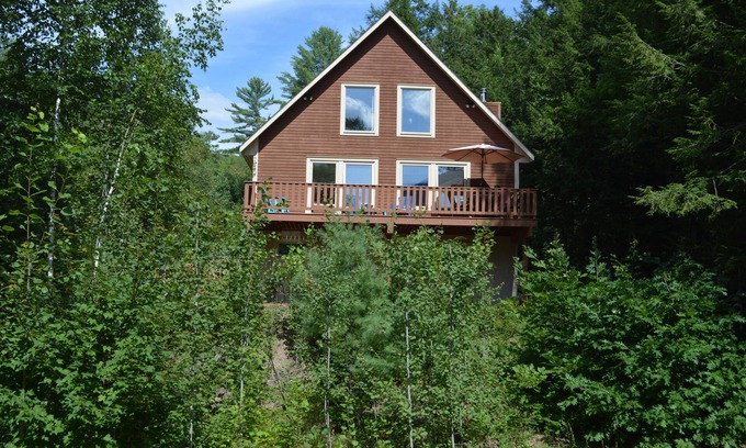 Intervale House | Mountain foliage views! 5 mins to Storyland, shopping, great location