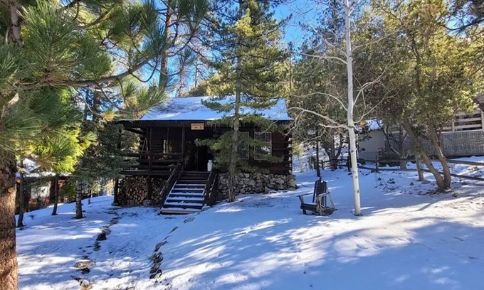 Pine Mountain Club Ski Chalet | Mountain Getaway Log Cabin