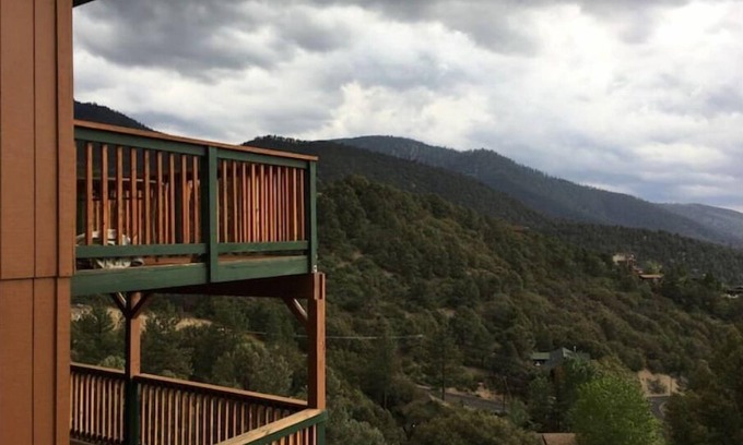 Pine Mountain Club House | Mountain Getaway with Expansive Beautiful Views