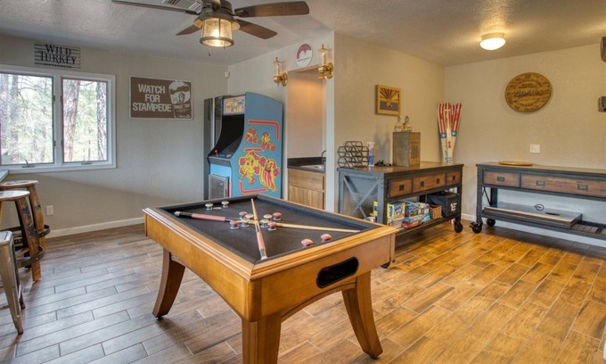 Show Low House | Mountain Getaway | 2BR + Loft | Game Room