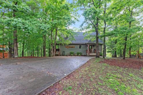 Cleveland House | Mountain Getaway with Hot Tub & Game Room cabin