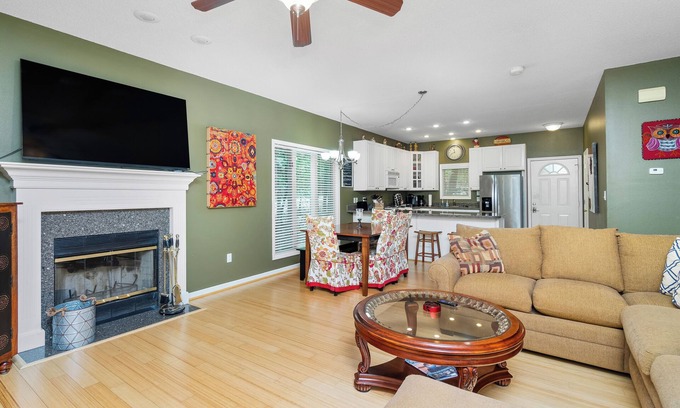 Mount Ida Condo | Mountain Harbor Resort Condo 2Bed 2Bath. Large Screen Deck. Pool 2-minute walk