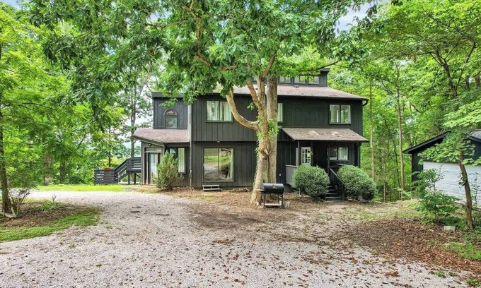 Sewanee House | Mountain Haven Retreat – 2 Homes, One Getaway