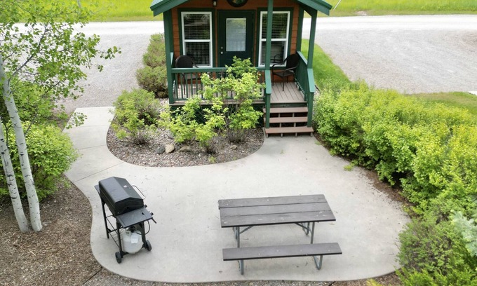 West Glacier Cabin | Mountain Hemlock Studio Cabin