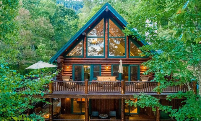 Sylva House | Mountain Heritage Lodge