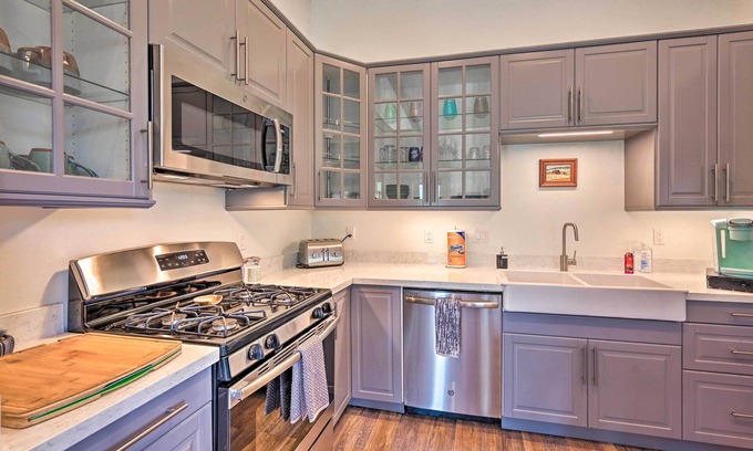 Pine Cottage | 'mountain High Pines Retreat' w/Hot Tub & Views!