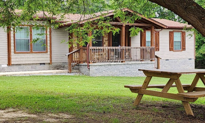 Pikeville House | Mountain Home, PET FRIENDLY! Anderson Farms@Fall Creek Falls State Park