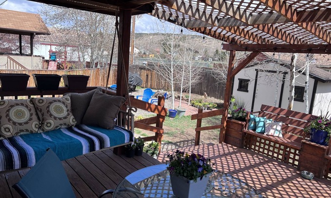 Eagle House | Mountain house with direct access to resorts!