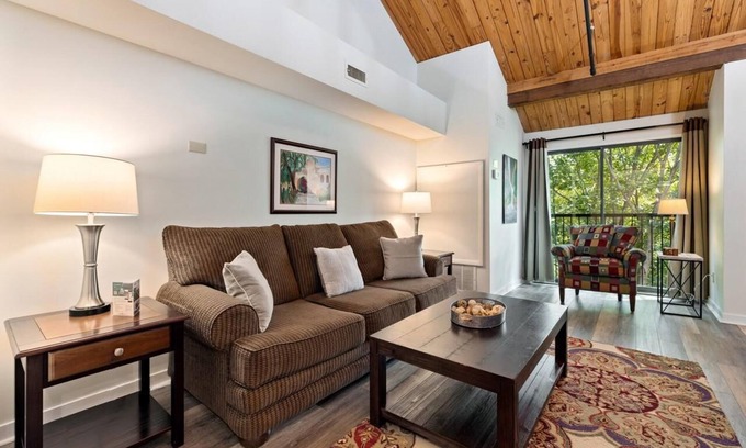 Wintergreen Condo | Mountain Inn Lodge 60 with Wintergreen Advantage