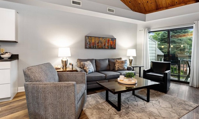 Wintergreen Condo | Mountain Inn Lodge 61 with Wintergreen Advantage